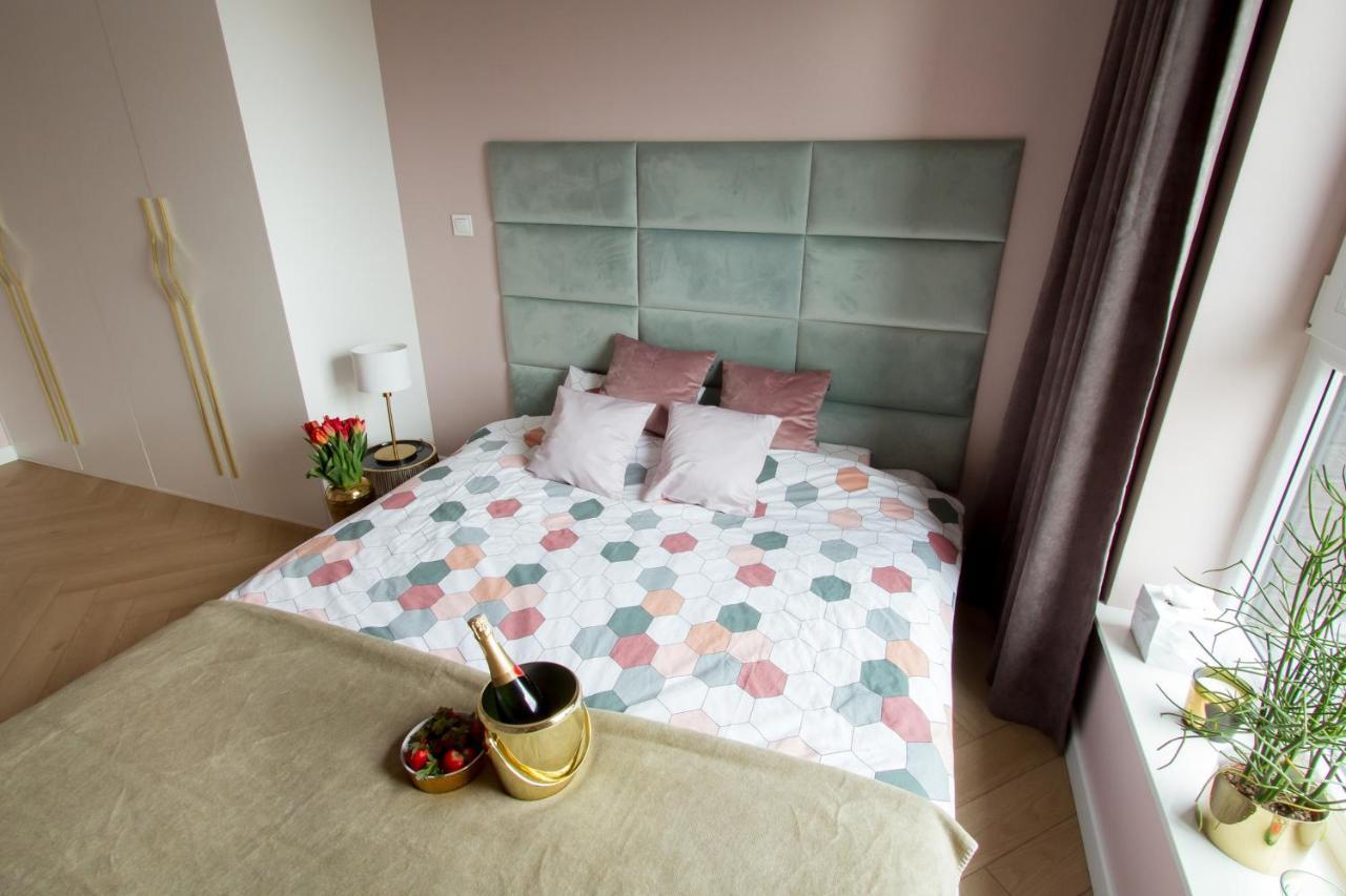 Nowy Apartment Przy Placu Szembeka Warsaw Exterior photo